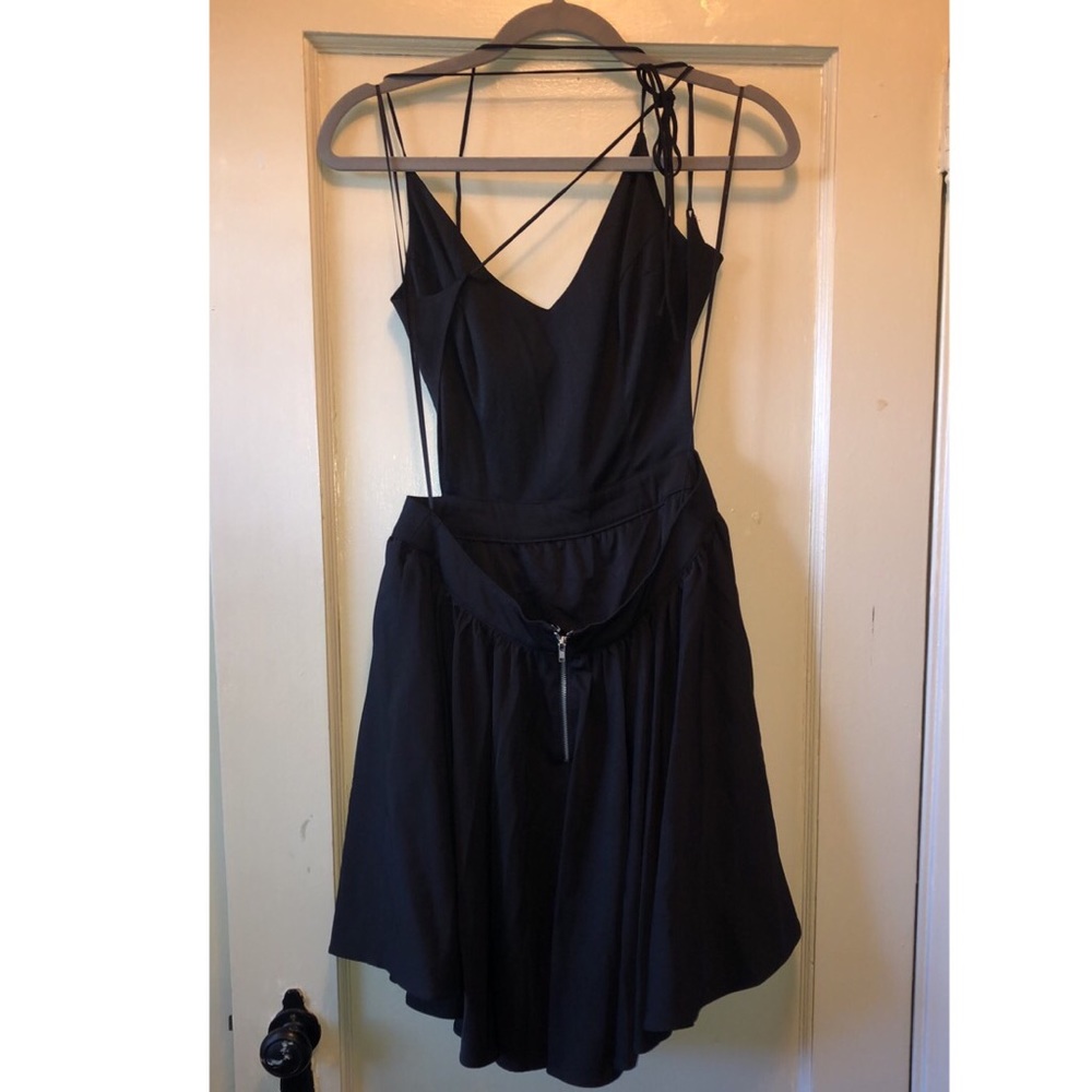 ✨✨LITTLE BLACK DRESS (Large) - Picture 3 of 4